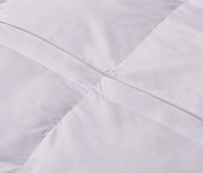 White Goose Down and Feather ComforterKing in White color