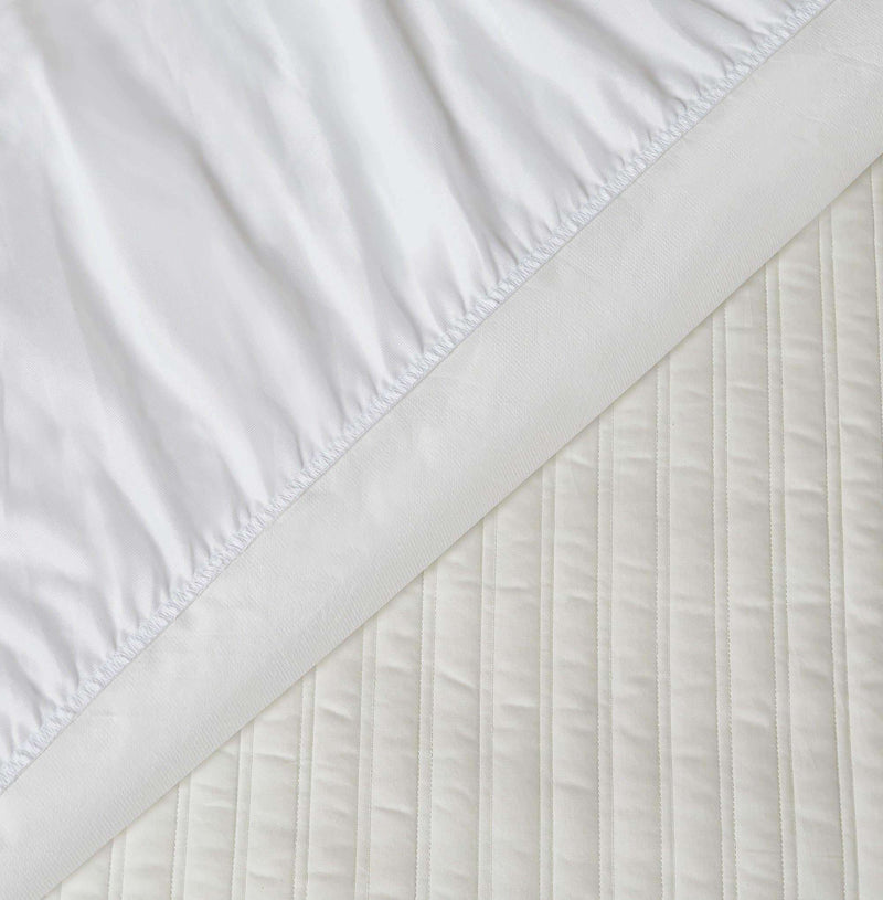 Kathy ireland - ESSENTIALS Microfiber Water Proof Mattress PadFull in White color