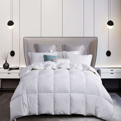 Martha Stewart 240 Thread Count White Goose Down and Feather Comforter